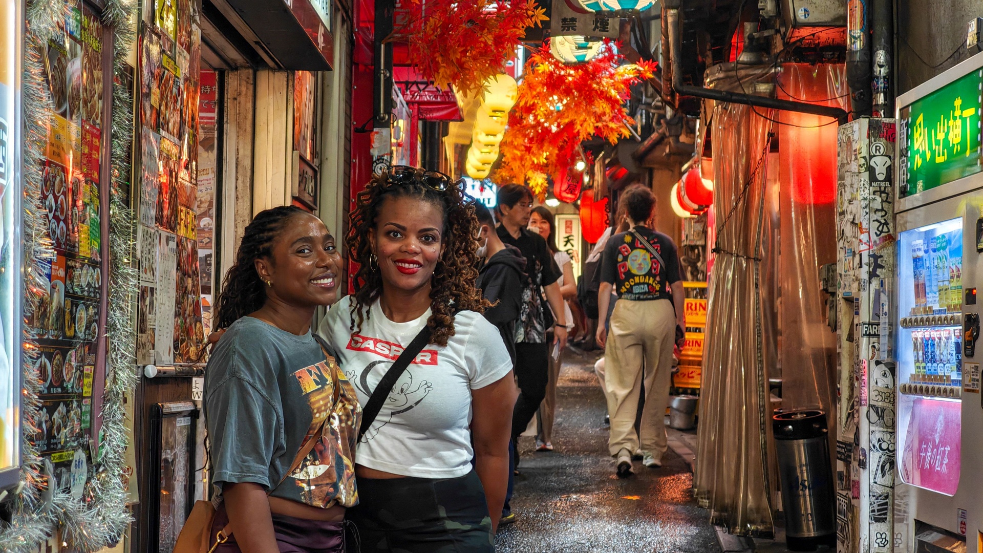 Tokyo After Dark: Neon Lights & Iconic Photo Spots